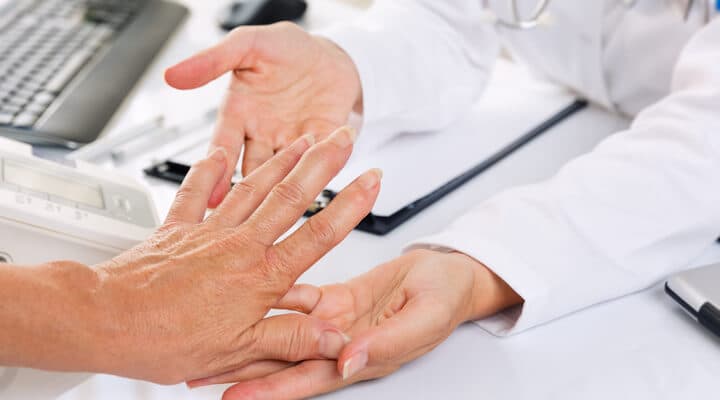 choroba stilla badanie stawy